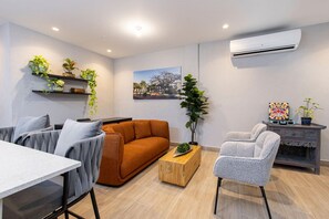 1 bedroom - The Regal Condo by Acomodo Casco Viejo (Panama City)