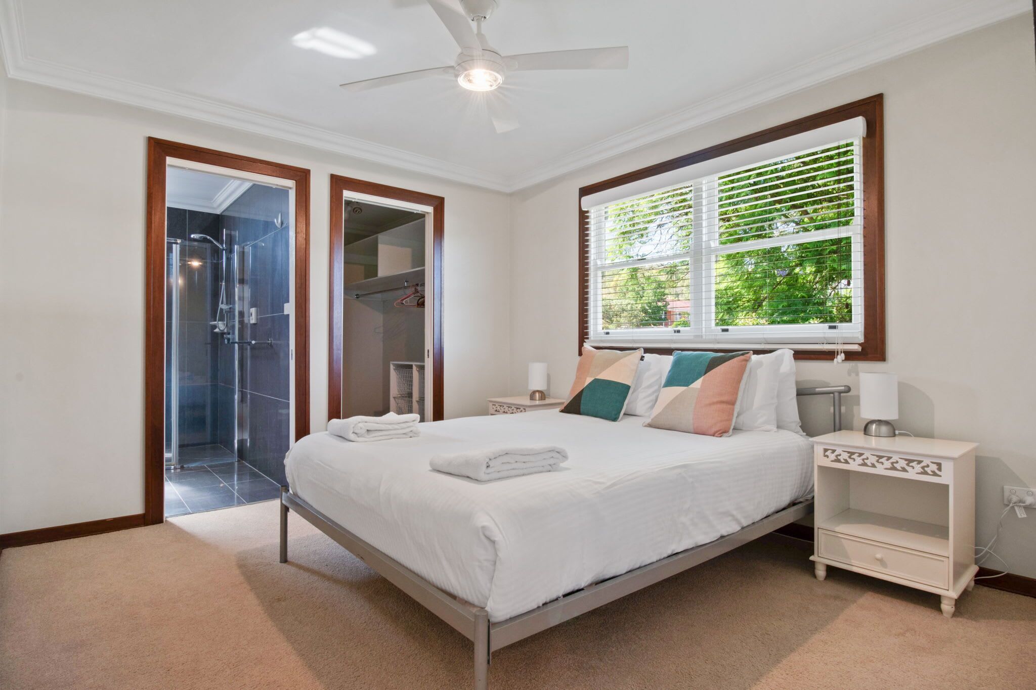 4 bedrooms, desk, iron/ironing board, travel cot