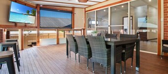 The Richardson - Spacious Entertaining, Sleeps 8