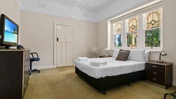 4 bedrooms, desk, iron/ironing board, travel cot