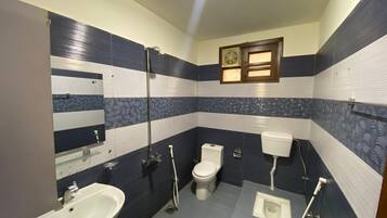 Dusche, Handtücher, Seife, Toilettenpapier