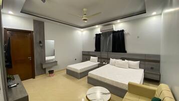 9 bedrooms, iron/ironing board, WiFi