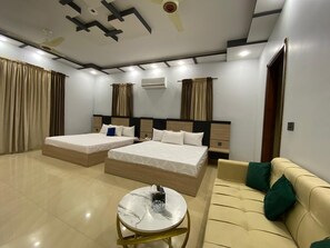 9 bedrooms, iron/ironing board, WiFi