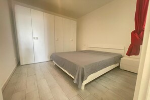 1 室のベッドルーム、WiFi、ベッドシーツ