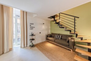 Neljän hengen kaupunkihuone | Oleskelualue | Älytelevisio