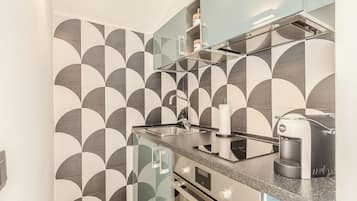 Classic Studio Suite, 1 King Bed, Kitchenette | Private kitchen | Mini-fridge, espresso maker, coffee/tea maker, electric kettle