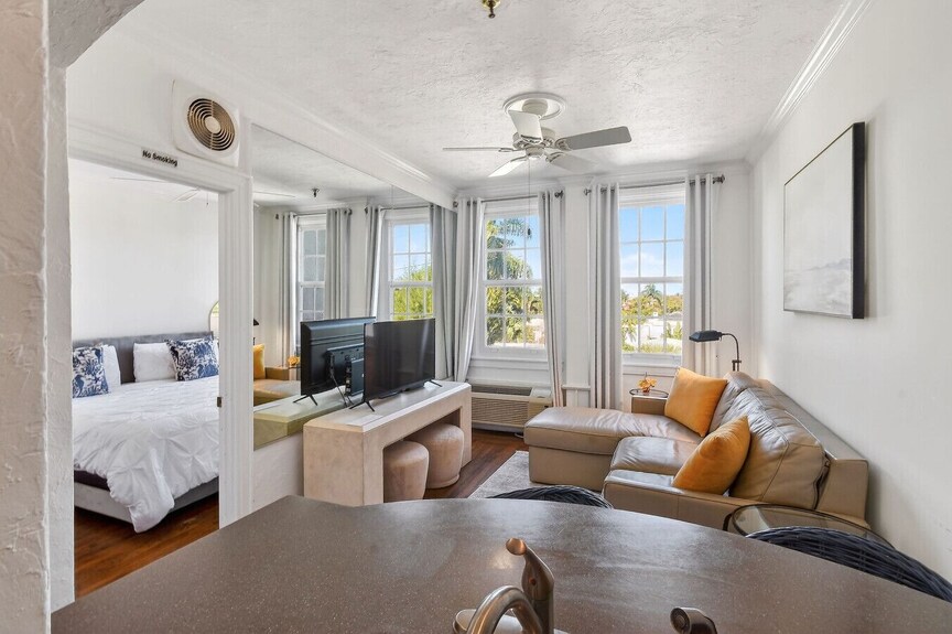 Yellow Orchid Apartment - Palm Beach - Pool-beach - Palm Beach, FL