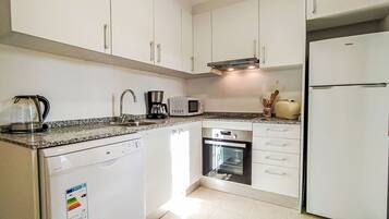 Fridge, microwave, oven, dishwasher