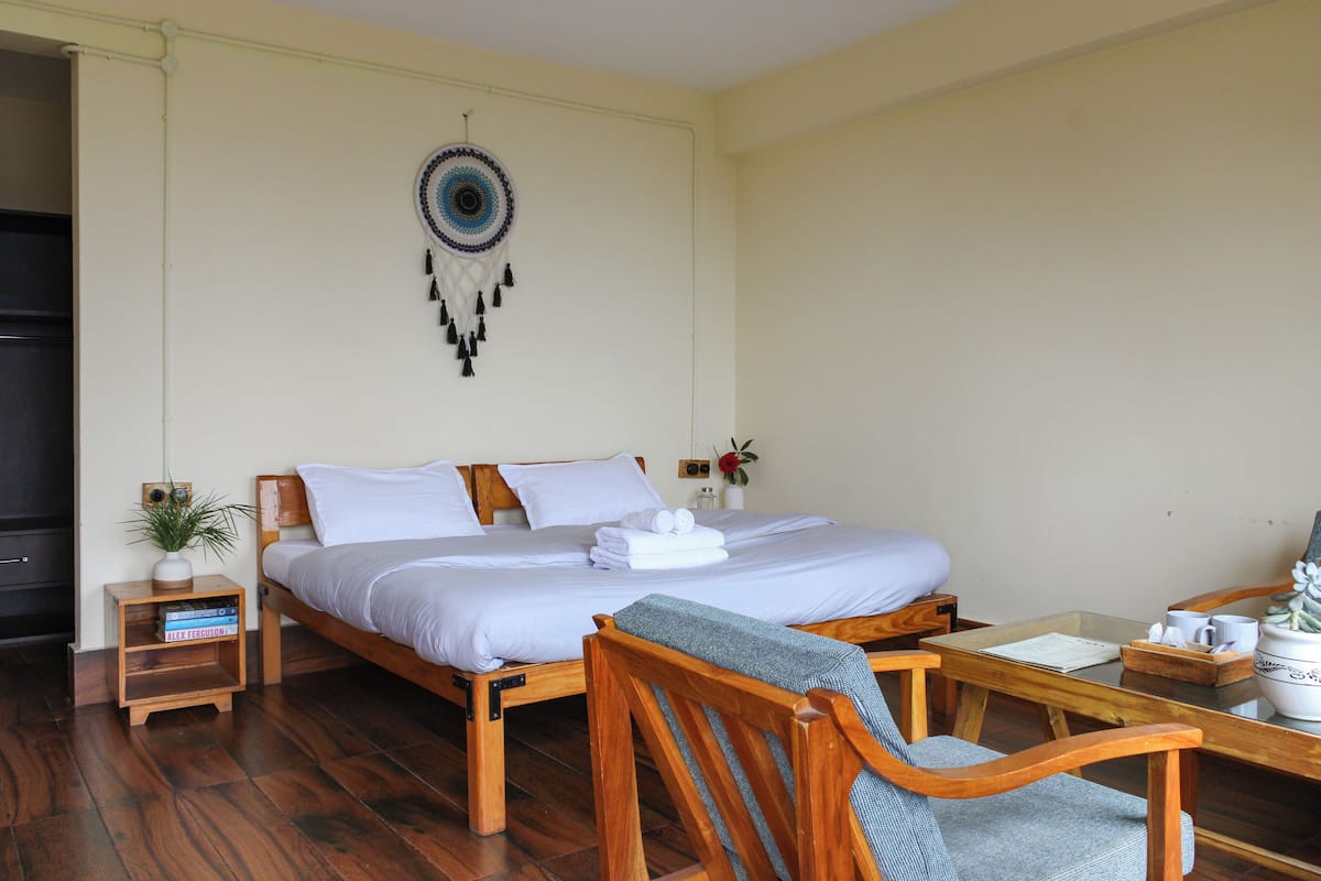 Free WiFi, bed sheets