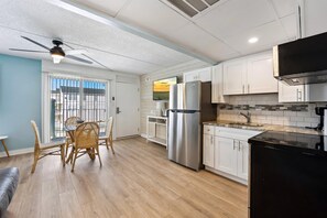 Fridge, oven, coffee/tea maker, blender