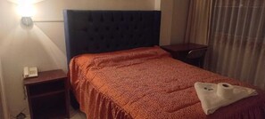 Double Room | Desk, laptop workspace, free WiFi