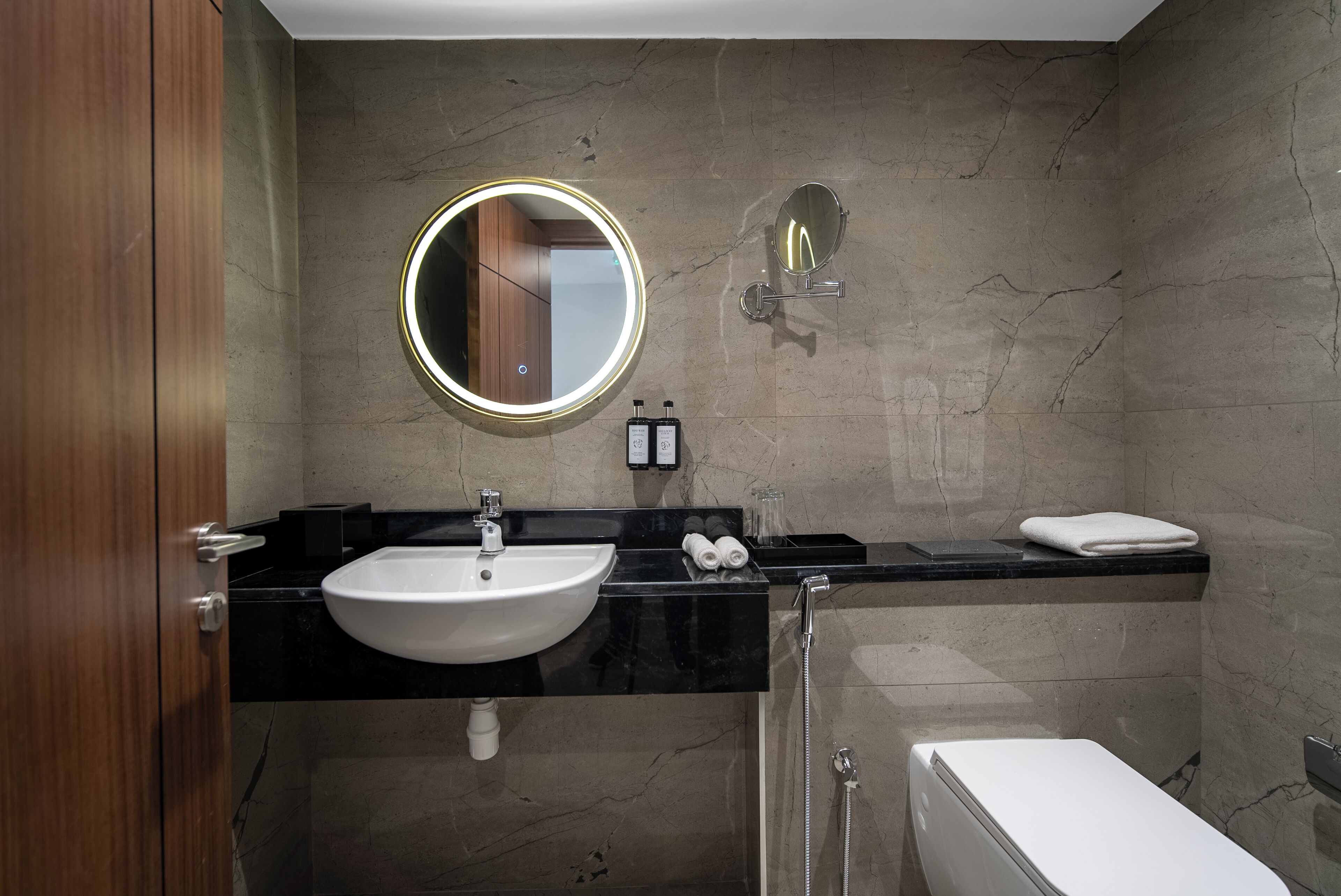 Foto - Grand Ambassador Hotel