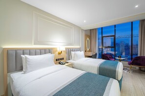 行政雙床房, 2 張單人床, 城市景觀 | 迷你吧、客房內保險箱、書桌、筆電工作空間