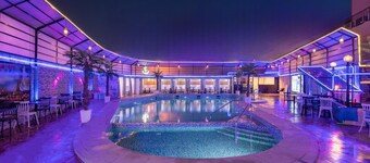 Grand Ambassador Hotel