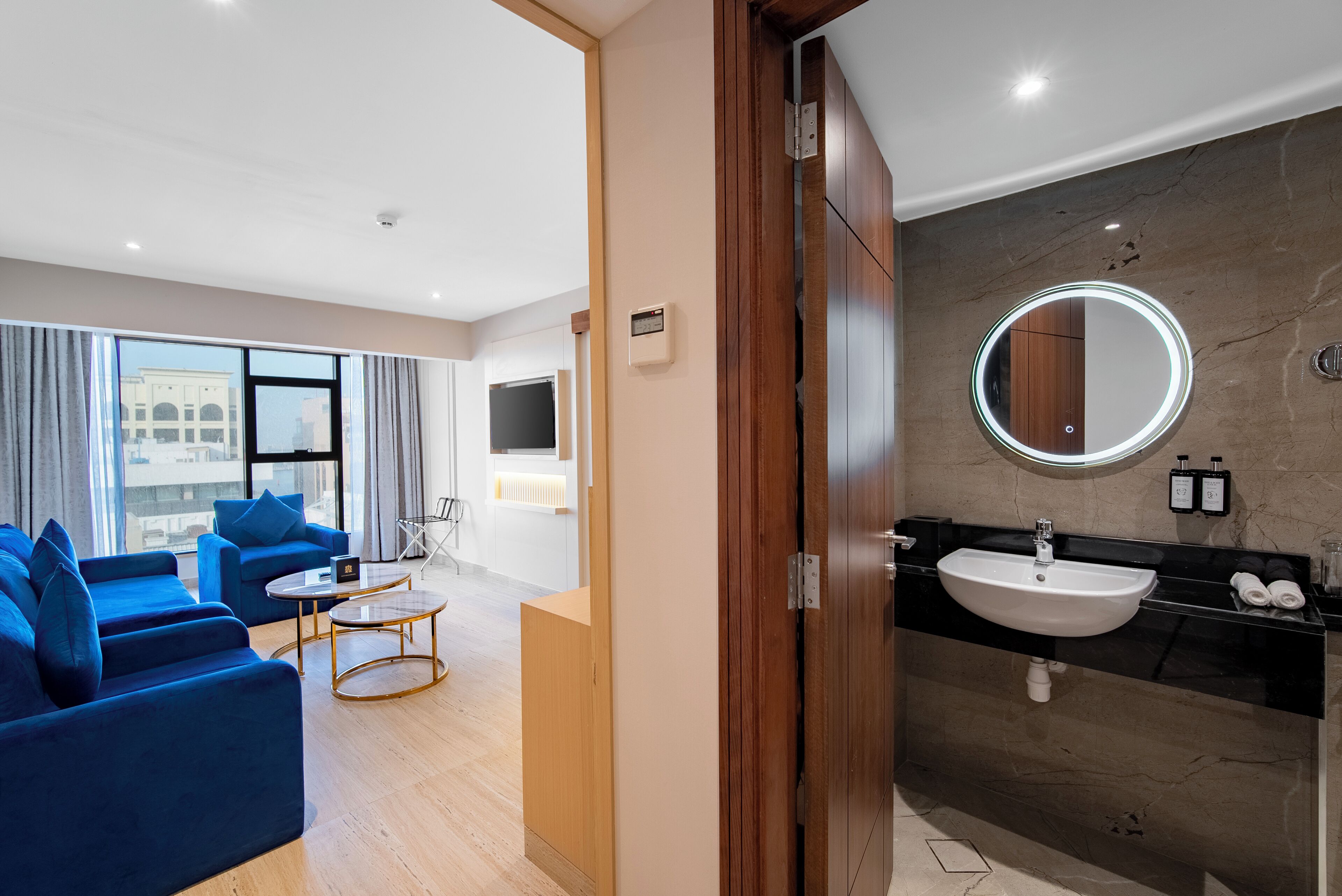 Foto - Grand Ambassador Hotel