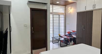 Charming 3-bedroom bungalow with AC and WiFi in Indore
