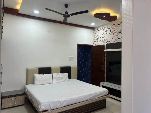 4 Schlafzimmer, Bügeleisen/Bügelbrett, WLAN, Bettwäsche