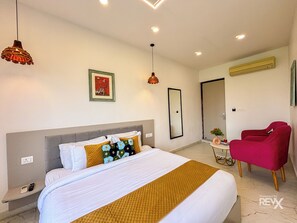 Deluxe-Zimmer | Schallisolierte Zimmer, Bügeleisen/Bügelbrett, kostenloses WLAN