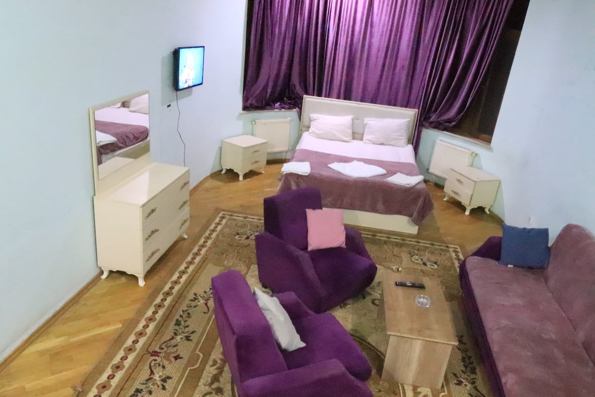 City Quadruple Room | Soundproofing, free WiFi, bed sheets