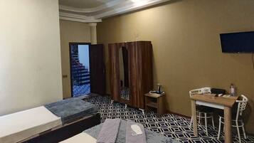 City driepersoonskamer | Geluiddichte muren, gratis wifi, beddengoed