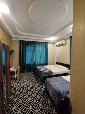 City Triple Room | Bathroom - Ekm Hotel (Baku)