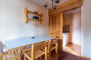 Dining - Studio in Doucy with Mountain Views (Doucy)