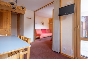 Interior - Studio in Doucy with Mountain Views (Doucy)
