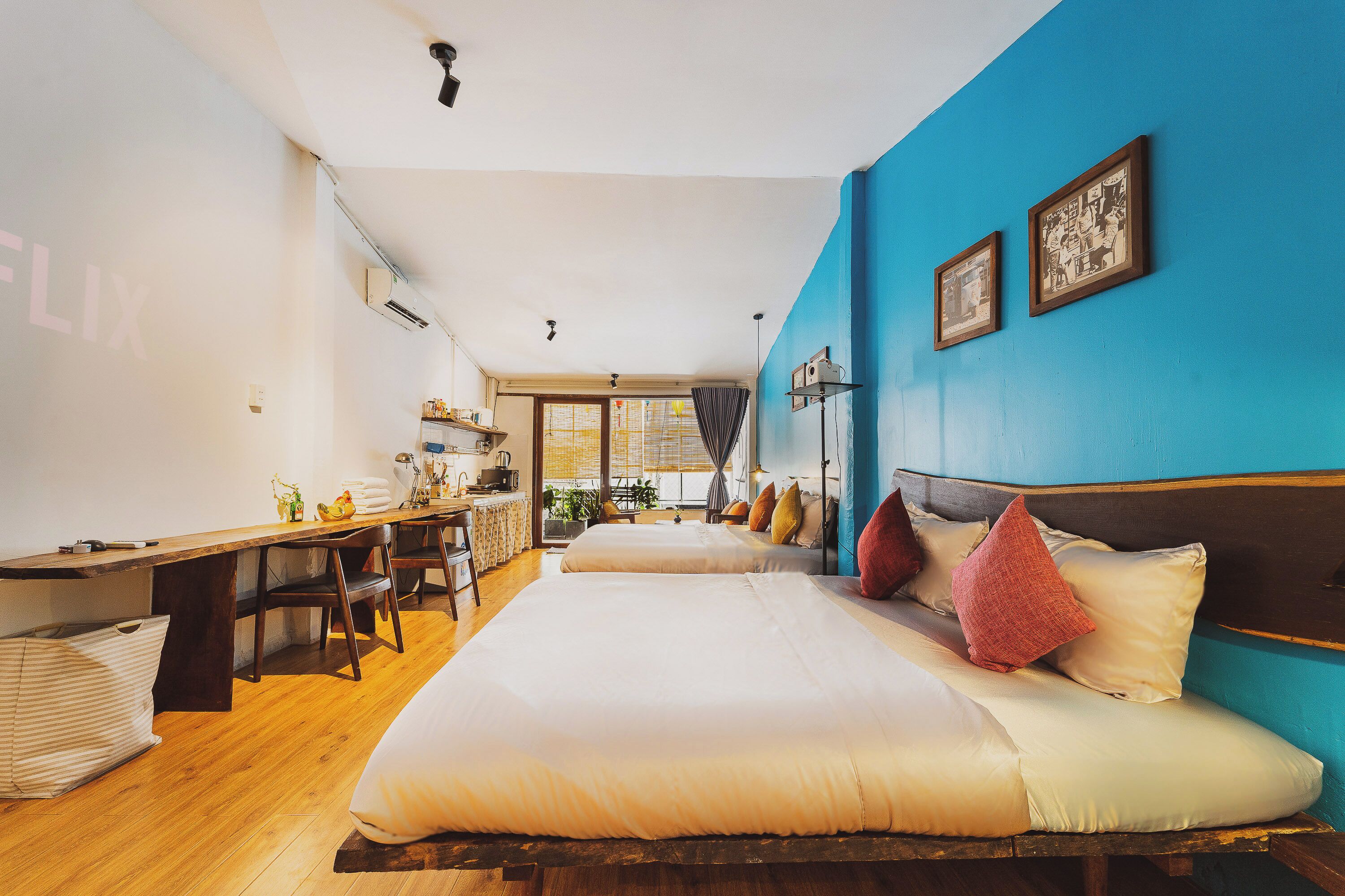 1 bedroom, desk, iron/ironing board, WiFi