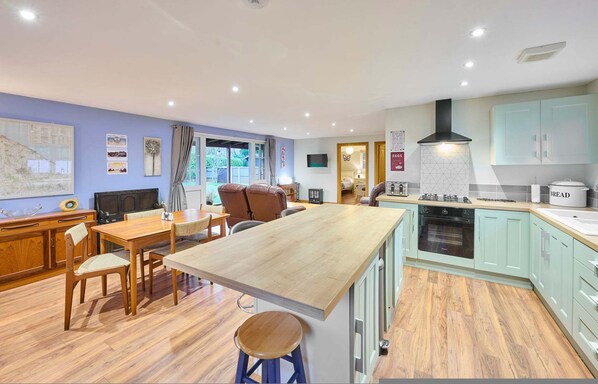 2 bedrooms - Host Stay Dovecote View (Norwich)