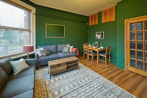 2 bedrooms - Host Stay Apartment 1 St Stephens Court (Worcester)