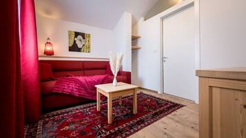 Superior kamer, 1 twee- of 2 eenpersoonsbedden | Een bureau, een laptopwerkplek, geluiddichte muren, gratis babybedden
