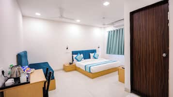 Rom – business | Skrivebord, skrivebord for bærbar PC, wi-fi (inkludert) og sengetøy