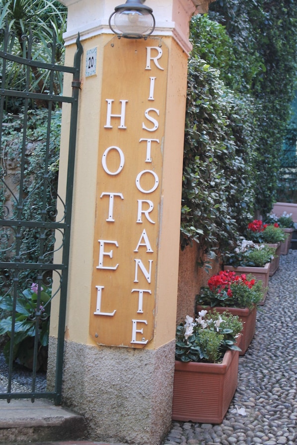 Dettaglio esterni