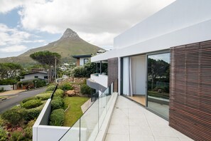 Villa | 4 bedrooms, Internet