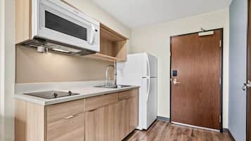 套房, 1 張加大雙人床, 非吸煙房 | 書桌、筆電工作空間、免費無線上網、床單