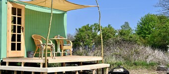 Bee wagon with fireplace & sauna can be used all year round in the natural garden