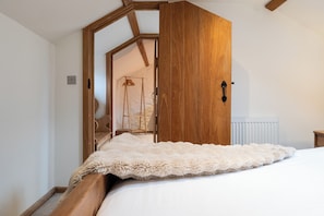 1 bedroom, iron/ironing board, free WiFi