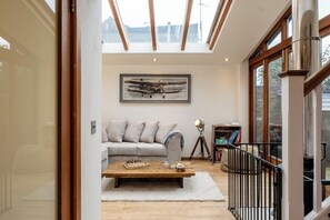 ทีวีจอแบน