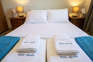 4 chambres, fer et planche à repasser, Wi-Fi, literie fournie