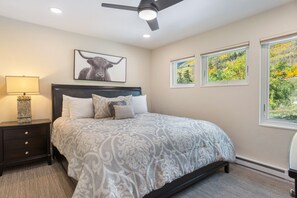 2 bedrooms, desk, iron/ironing board, free WiFi