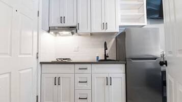 Standard Studio | Private kitchen | Full-sized fridge, microwave, stovetop