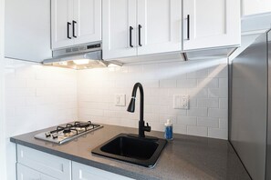 Basic Studio | Desk, laptop workspace, free WiFi, bed sheets