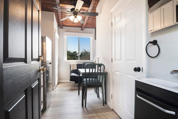 Basic Studio | Desk, laptop workspace, free WiFi, bed sheets