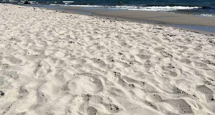 Cottage near idyllic & peaceful sandy beach