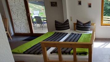 1 bedroom, free WiFi, bed sheets