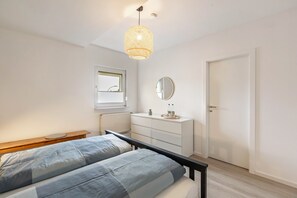 2 bedrooms, iron/ironing board, free WiFi, bed sheets