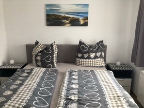 1 bedroom, iron/ironing board, free WiFi