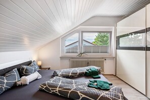 2 dormitorios, tabla de planchar con plancha, wifi gratis y ropa de cama