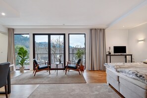 1 bedroom, free WiFi, bed sheets