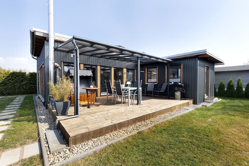 Holiday Home 'Happy-Nest' sauna pool air conditioning Wi-Fi fireplace barbecue